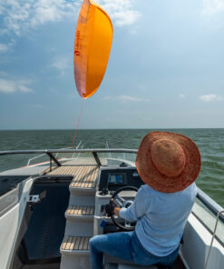 Setting sail with the 20m² LibertyKite®: Smooth, balanced power for eco-friendly adventures on your small vessel.